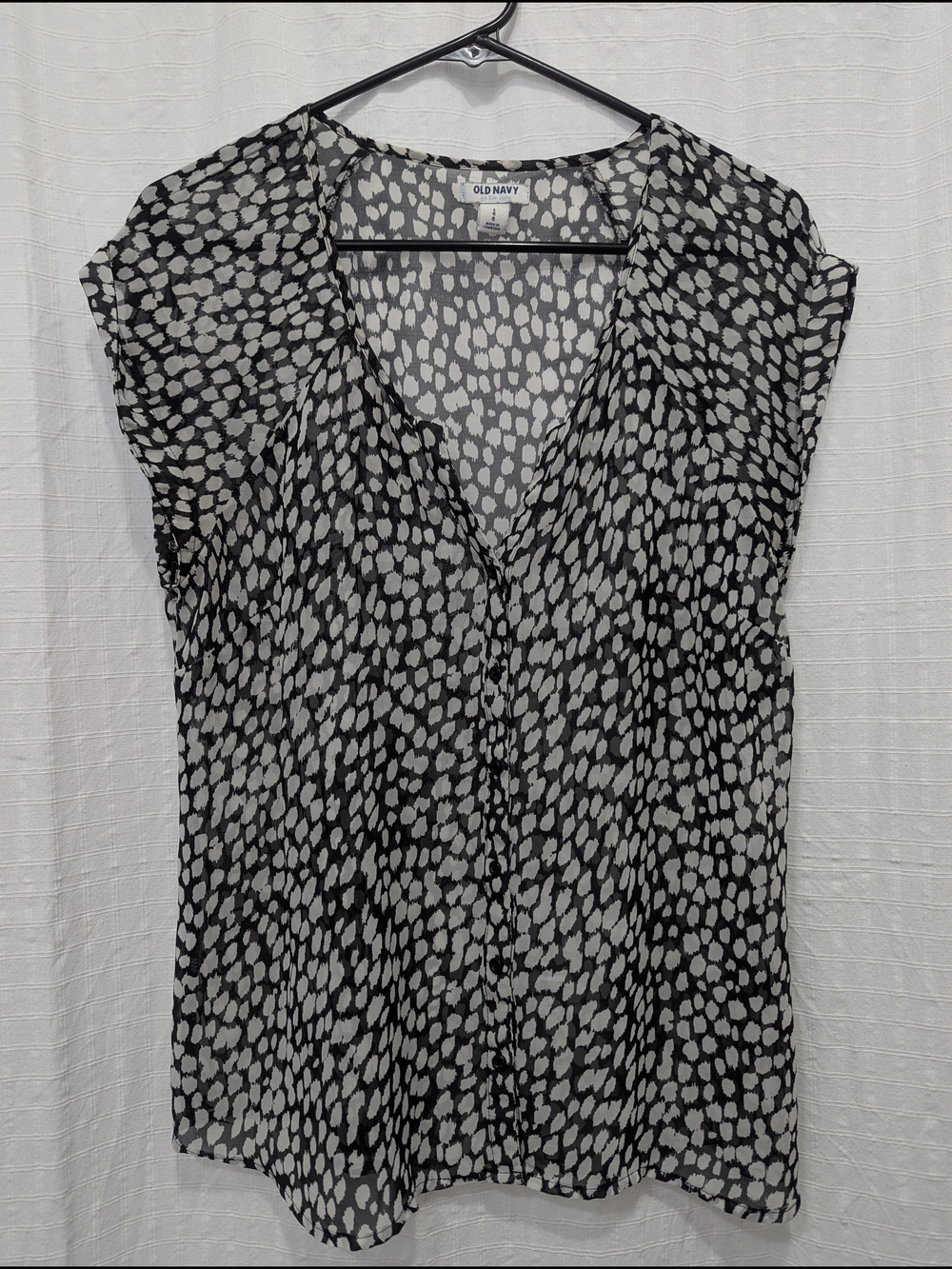 Old Navy Black & White Printed Sheer Cap-Sleeve Blouse